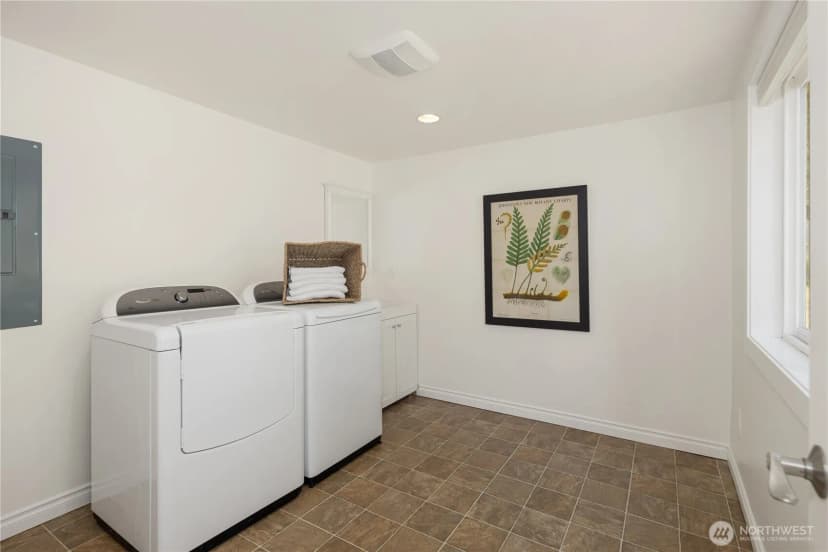 Property photo for 11119 Ne 142nd Street, Kirkland photo 24