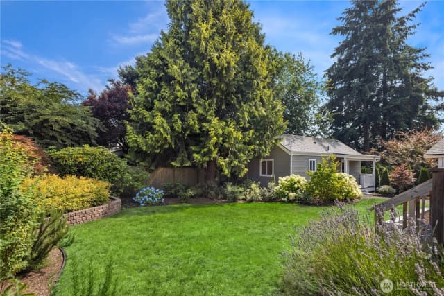 Property photo for 11119 Ne 142nd Street, Kirkland photo 2
