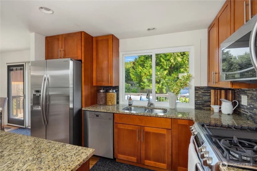 Property photo for 11119 Ne 142nd Street, Kirkland photo 9