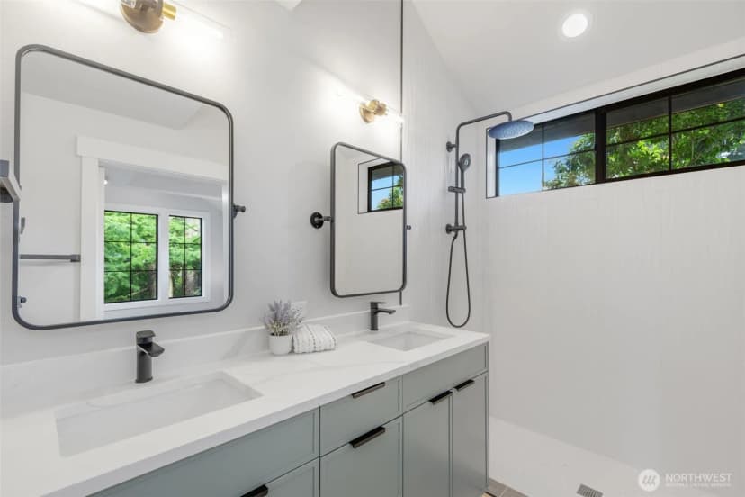 Property photo for 12713 4th Avenue Nw, Seattle photo 30
