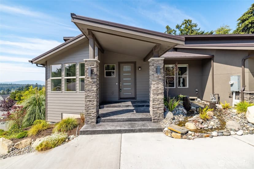 Property photo for 1505 Harbor View Court, Anacortes photo 5