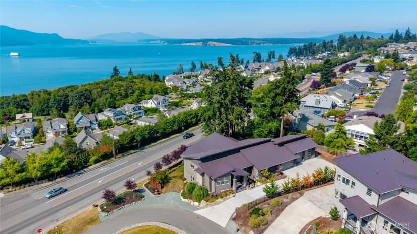 Property photo for 1505 Harbor View Court, Anacortes photo 6