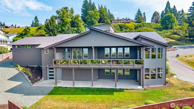 Property photo for 1505 Harbor View Court, Anacortes photo 2