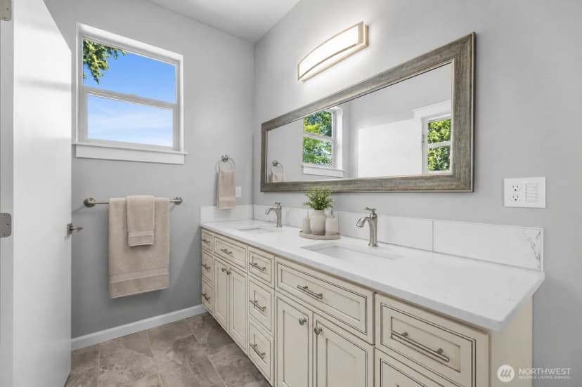 Property photo for 1505 Harbor View Court, Anacortes photo 26
