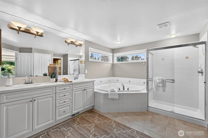Property photo for 25817 Ne 4th Place, Sammamish photo 23