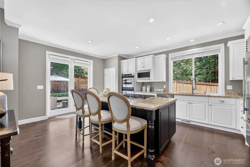 Property photo for 25817 Ne 4th Place, Sammamish photo 8