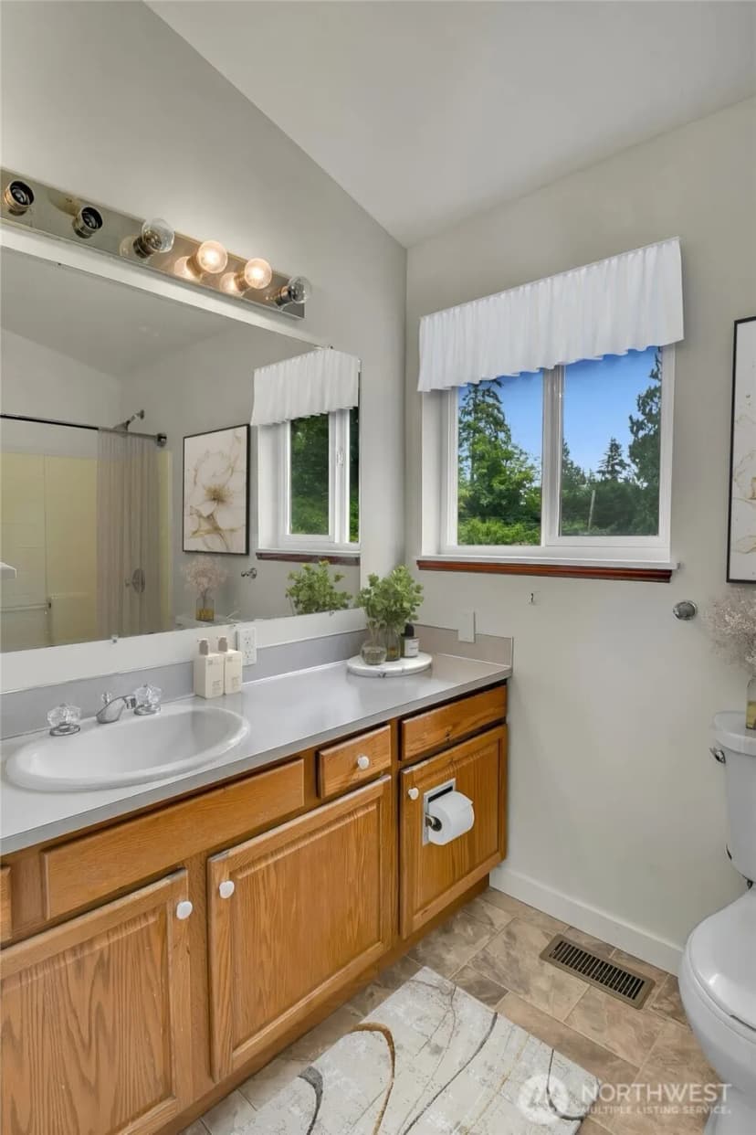 Property photo for 626 212th Street Nw, Arlington photo 12