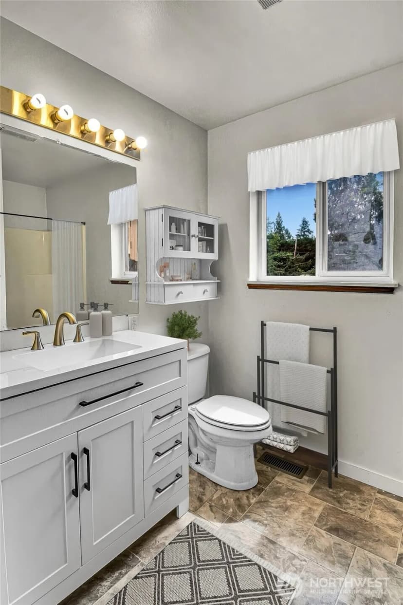 Property photo for 626 212th Street Nw, Arlington photo 15
