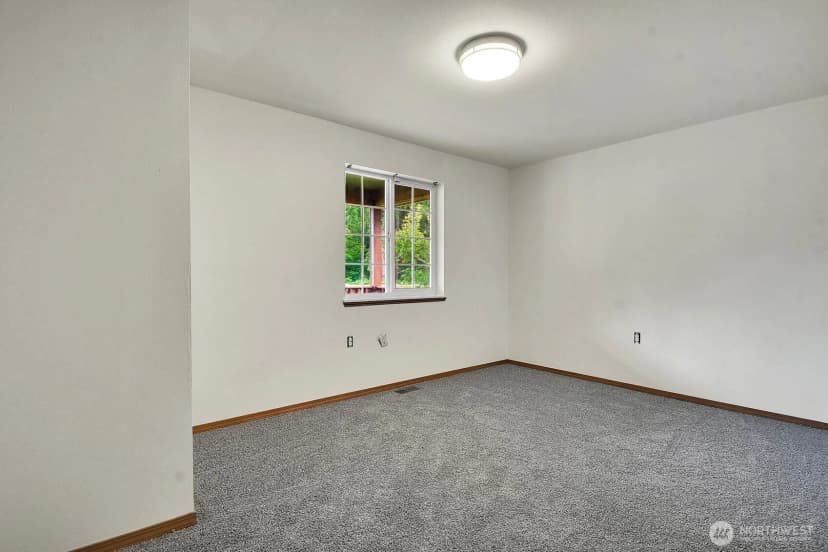 Property photo for 626 212th Street Nw, Arlington photo 23
