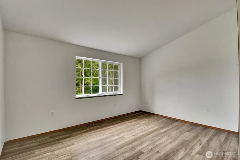 Property photo for 626 212th Street Nw, Arlington photo 34