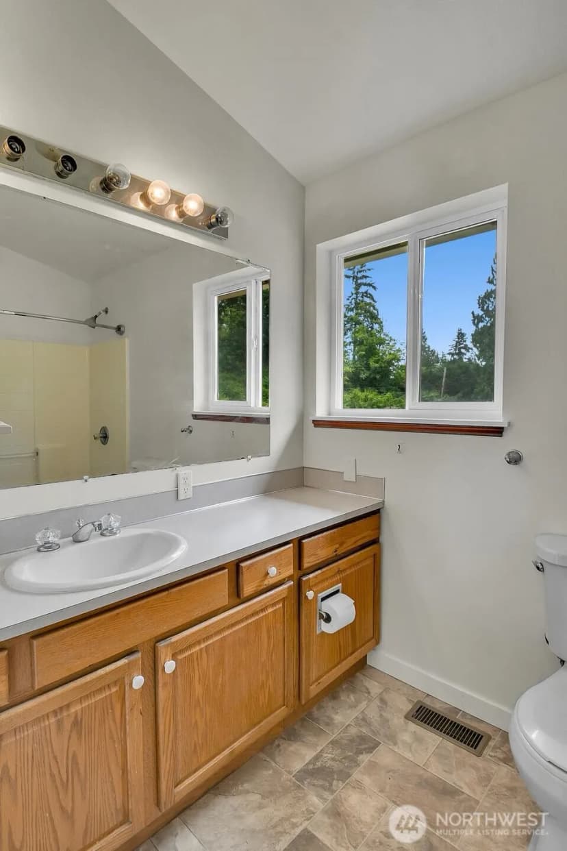 Property photo for 626 212th Street Nw, Arlington photo 32
