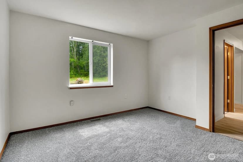 Property photo for 626 212th Street Nw, Arlington photo 22