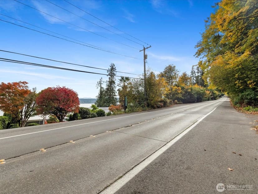 Property photo for 445 W Lake Sammamish Parkway Se, Bellevue photo 7