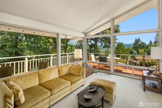 Property photo for 9226 Se 60th Street, Mercer Island photo 3