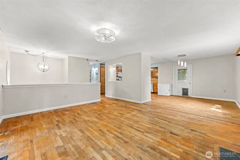 Property photo for 11117 Northstar Way Sw, Lakewood photo 6