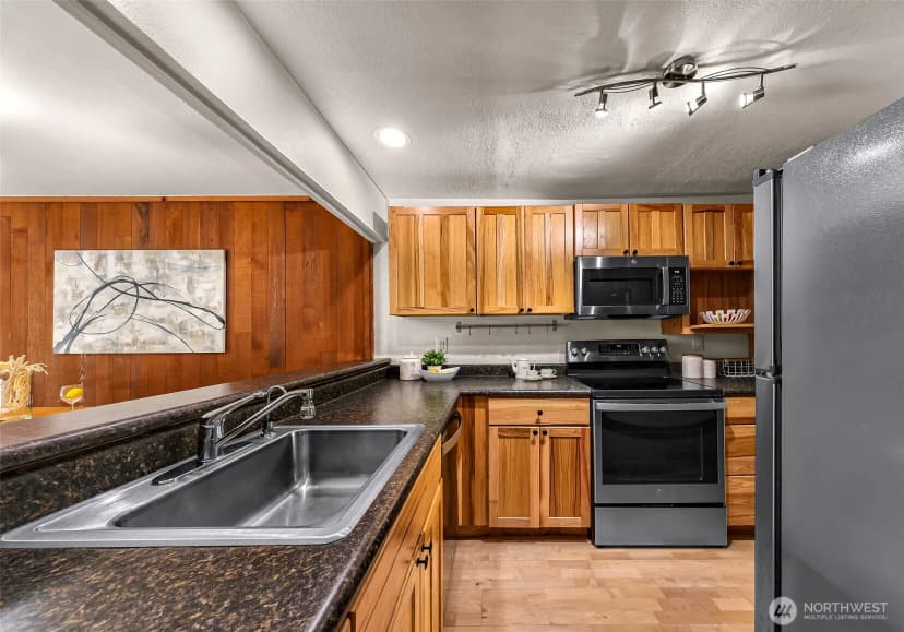 Property photo for 6742 137th Avenue Ne #426, Redmond photo 7