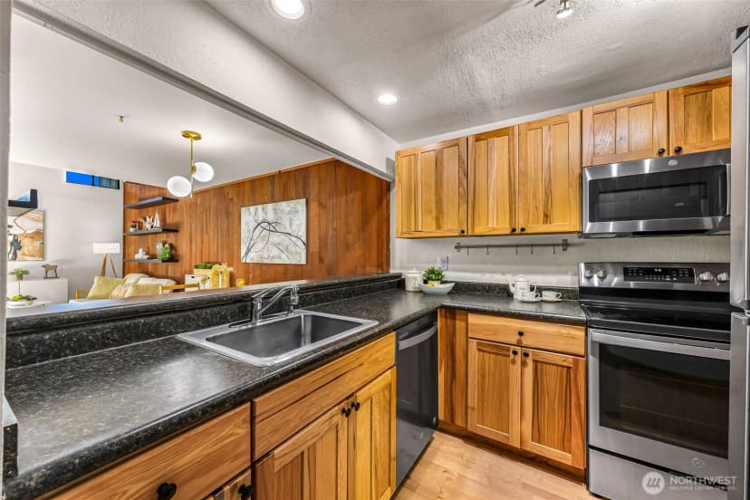 Property photo for 6742 137th Avenue Ne #426, Redmond photo 6
