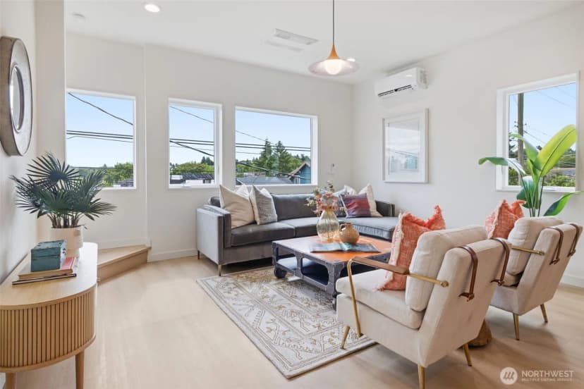 Property photo for 4521 35th Avenue S, Seattle photo 6