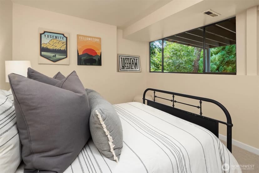 Property photo for 6560 81st Avenue Se, Mercer Island photo 27