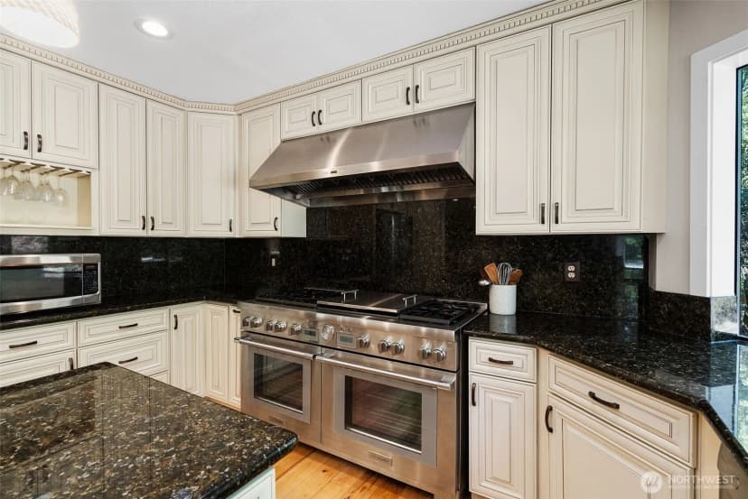Property photo for 11401 Madera Circle Sw, Lakewood photo 13