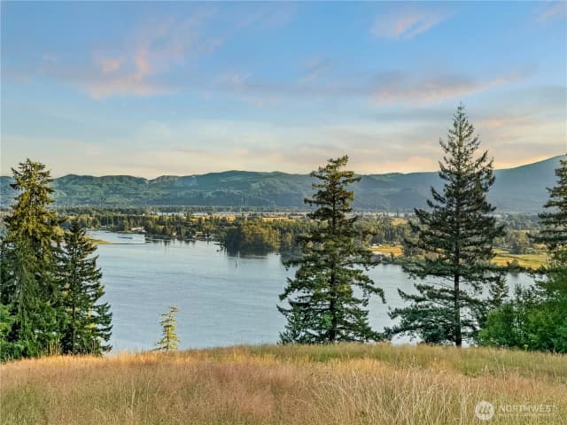 Property photo for 26 Riverview East Road, Cathlamet
