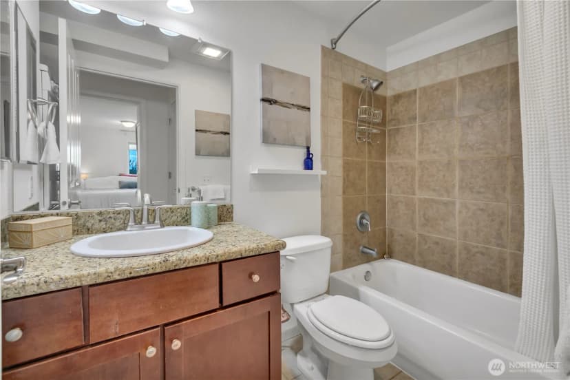 Property photo for 2512 E Madison Street #303, Seattle photo 15