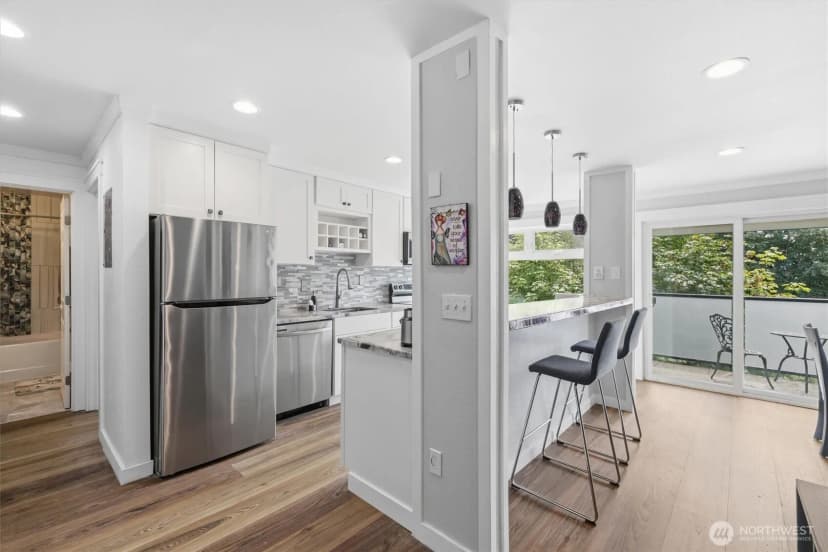 Property photo for 15142 65th Avenue S #313, Tukwila photo 3