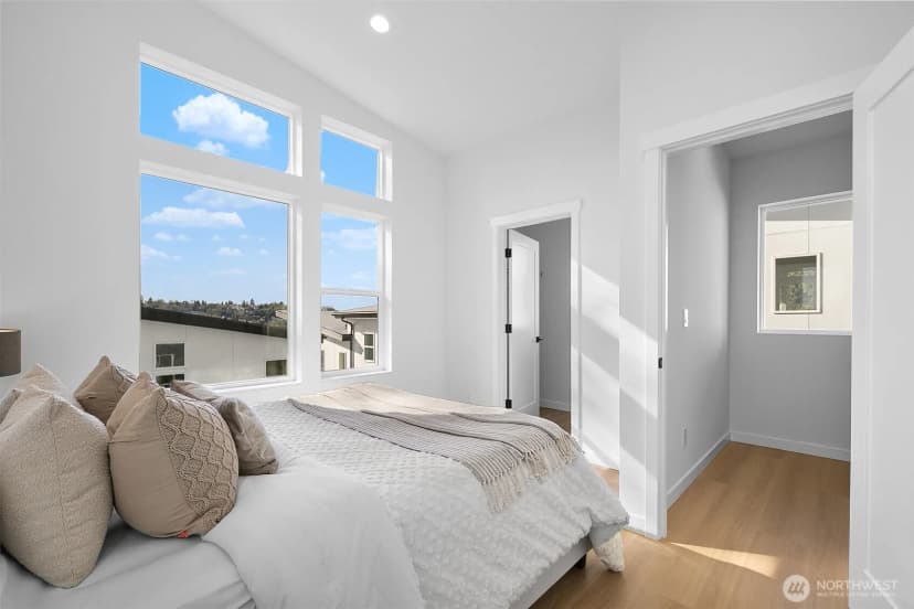 Property photo for 1804 28th Avenue S, Seattle photo 9