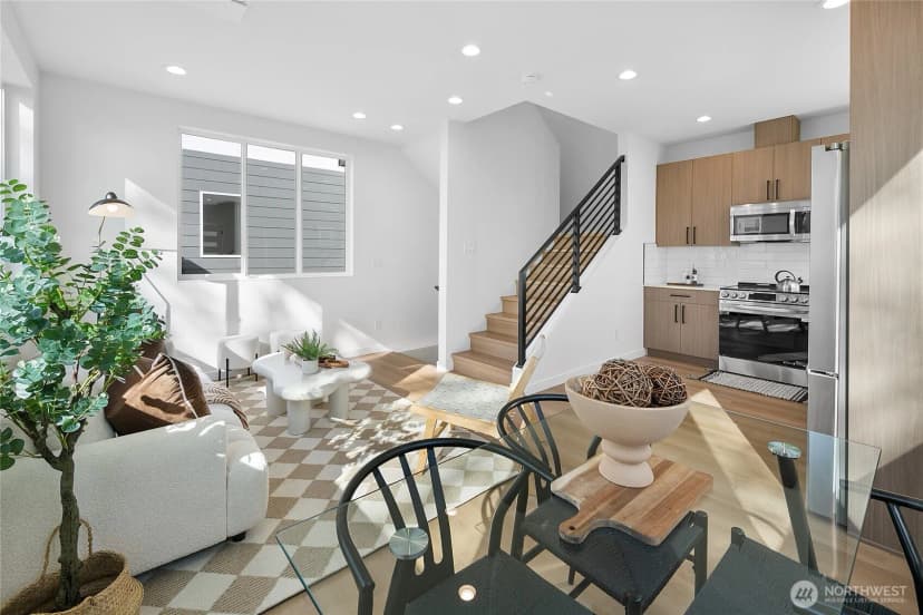 Property photo for 1804 28th Avenue S, Seattle photo 3