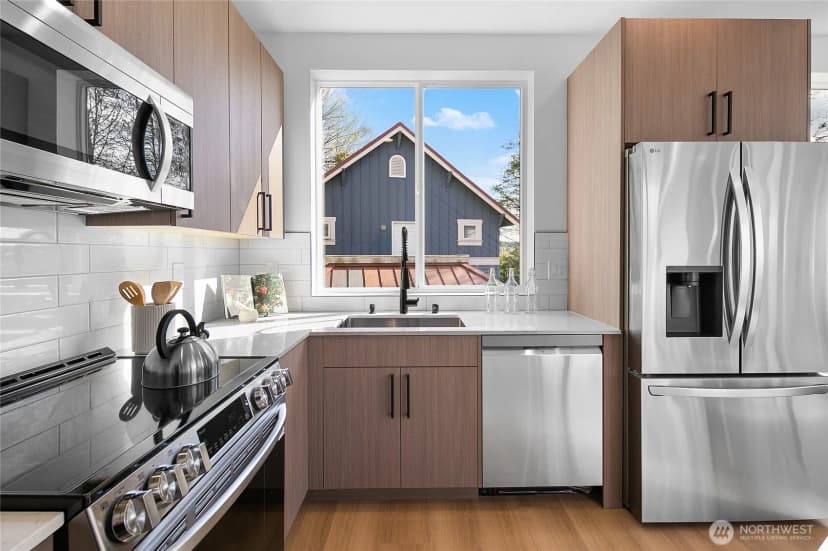 Property photo for 1804 28th Avenue S, Seattle photo 6