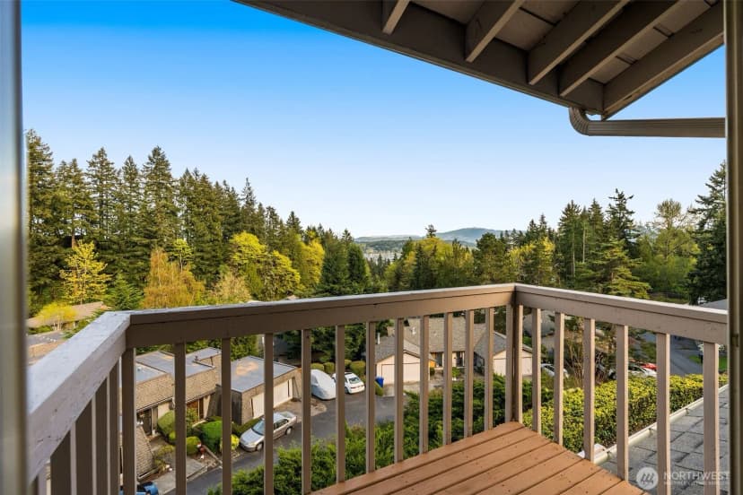 Property photo for 216 167th Place Ne, Bellevue photo 34