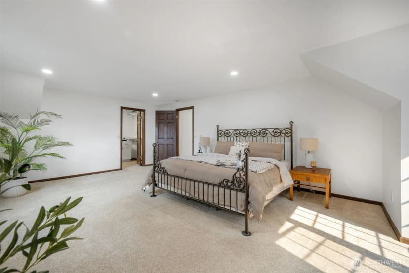 Property photo for 15155 Ne 6th Street, Bellevue photo 22