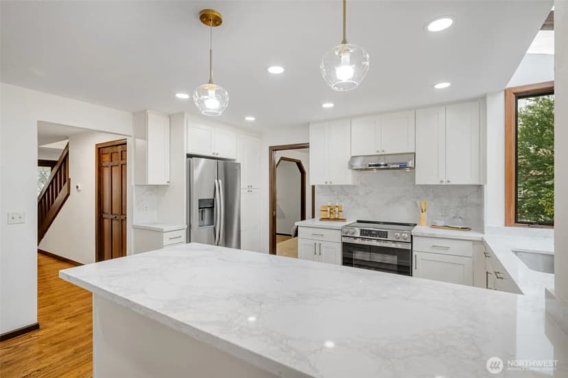 Property photo for 15155 Ne 6th Street, Bellevue photo 11