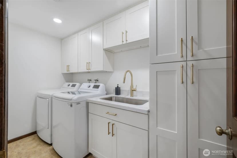 Property photo for 15155 Ne 6th Street, Bellevue photo 16