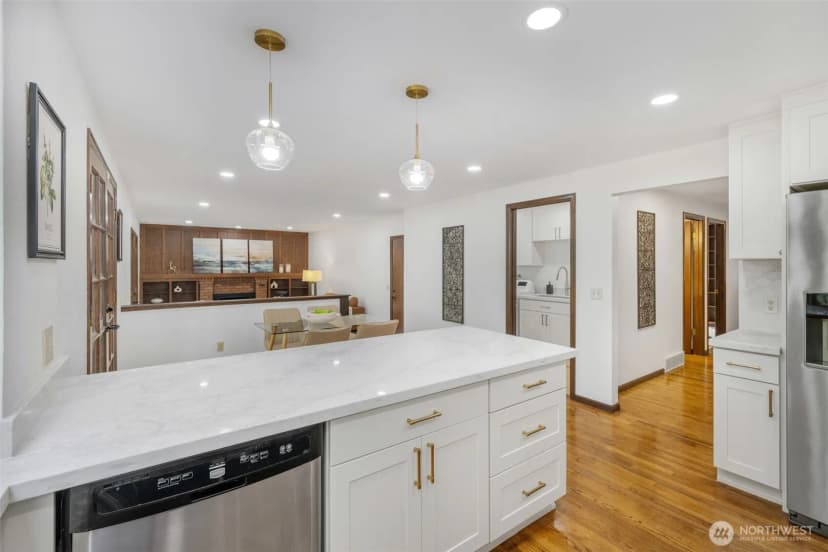 Property photo for 15155 Ne 6th Street, Bellevue photo 10