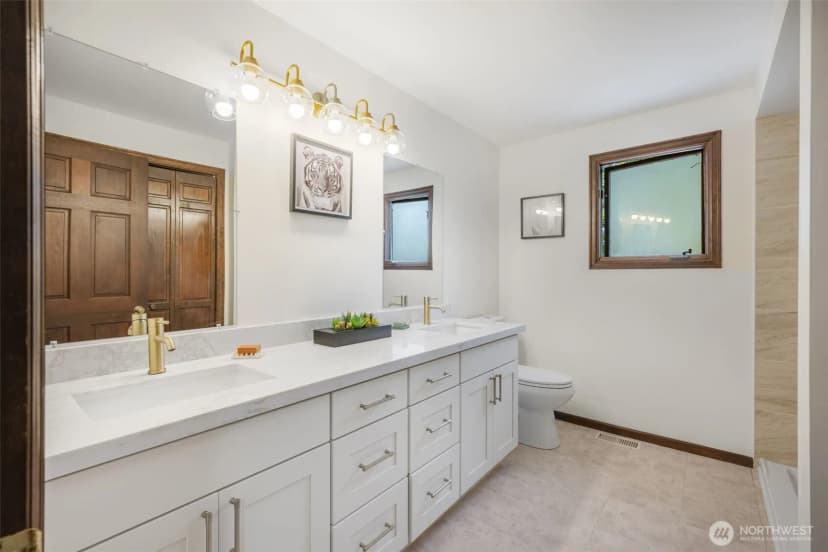Property photo for 15155 Ne 6th Street, Bellevue photo 32
