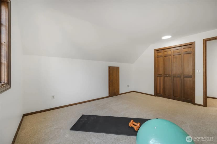 Property photo for 15155 Ne 6th Street, Bellevue photo 31