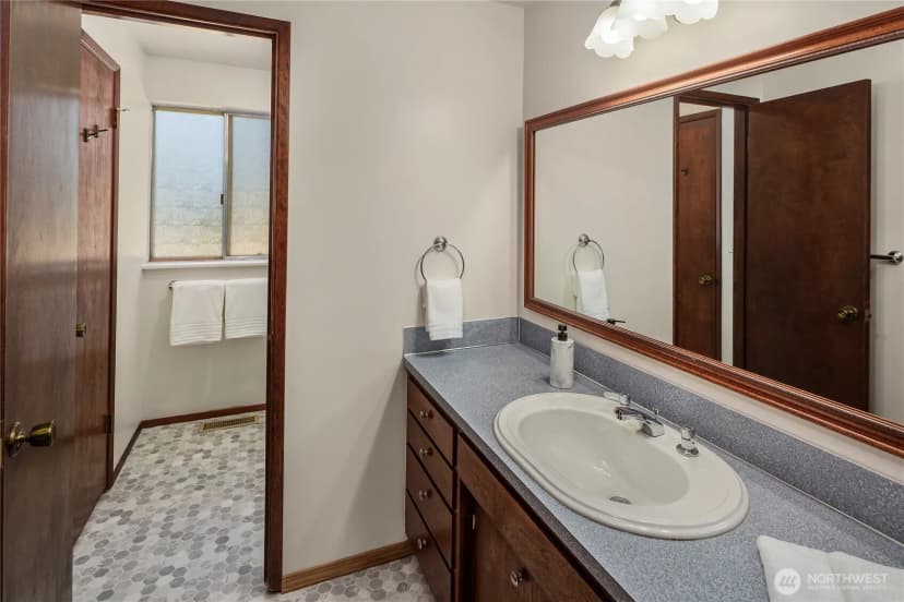 Property photo for 344 S 183rd Street, Burien photo 13