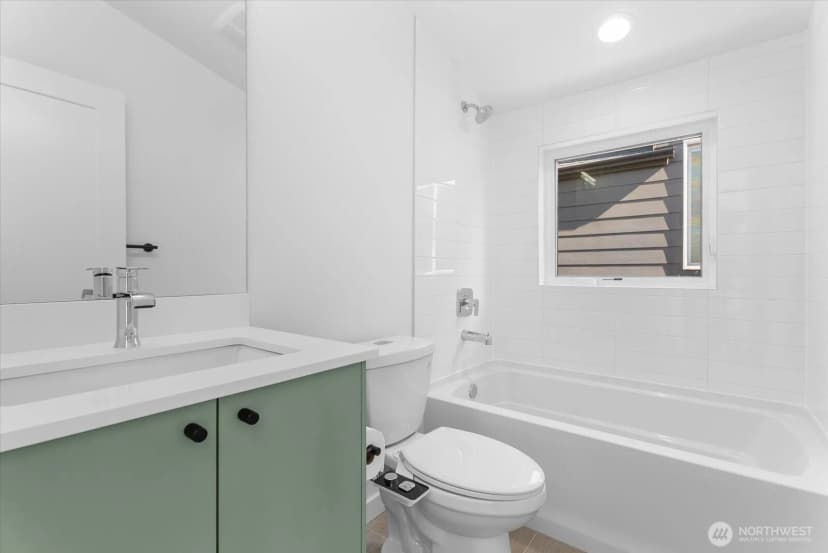 Property photo for 11824 31st Place Ne, Seattle photo 12