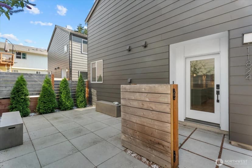Property photo for 11824 31st Place Ne, Seattle photo 14