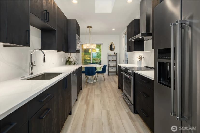 Property photo for 727 Belmont Avenue E, Seattle photo 9