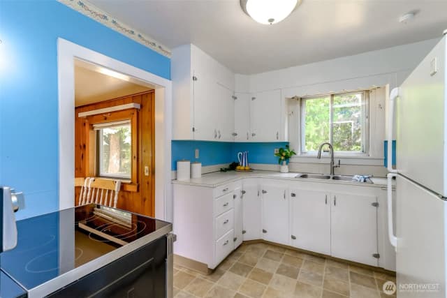 Property photo for 5206 W Werner Road, Bremerton photo 4