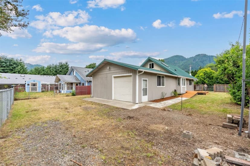 Property photo for 725 W Main Avenue, Morton photo 6