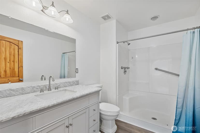 Property photo for 725 W Main Avenue, Morton photo 19