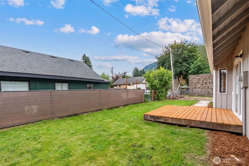 Property photo for 725 W Main Avenue, Morton photo 4