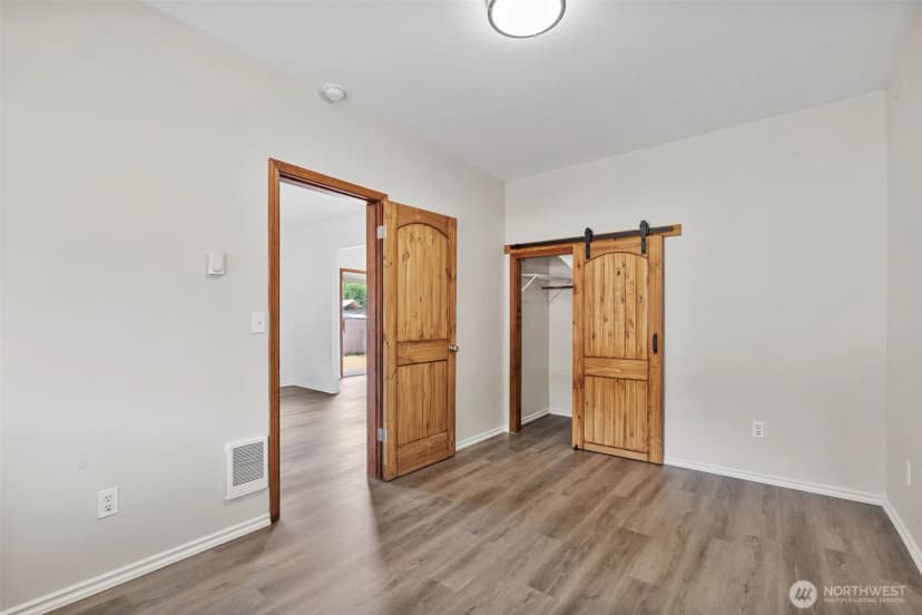 Property photo for 725 W Main Avenue, Morton photo 21