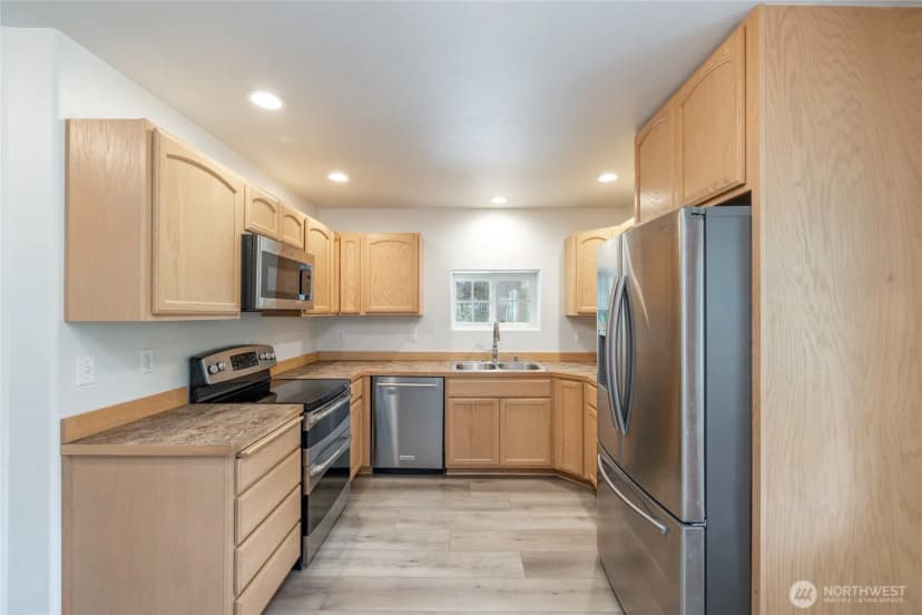 Property photo for 652 Diamond Drive, Newport photo 8