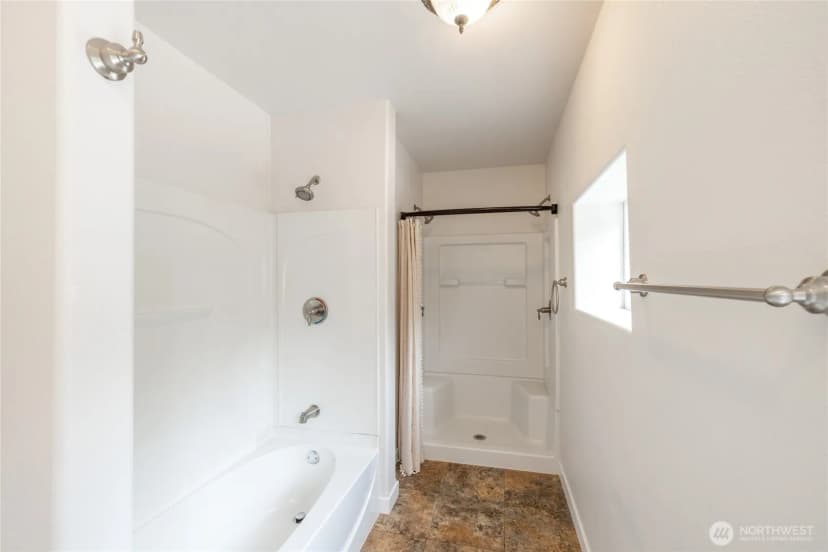 Property photo for 652 Diamond Drive, Newport photo 20