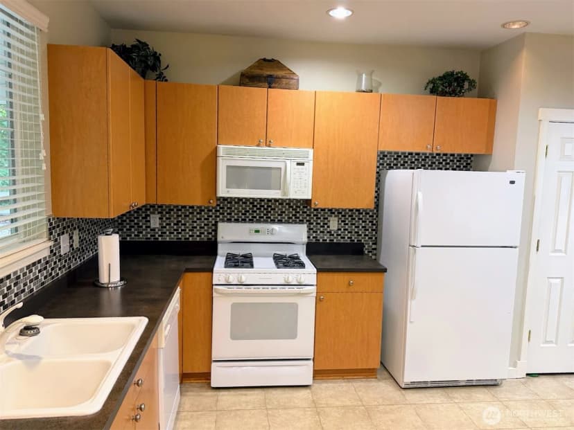 Property photo for 205 S 51st Street S #g, Renton photo 32
