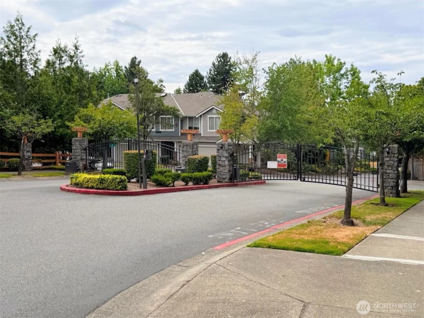 Property photo for 205 S 51st Street S #g, Renton photo 28